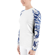 Load image into Gallery viewer, Women&#39;s Rash Guard (Waves)
